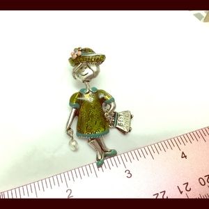 c TC Pin Grandma lady